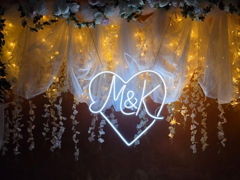 Néon cœur M&K pour un mariage